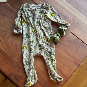 Caden Lane Army Print Footie with Bow